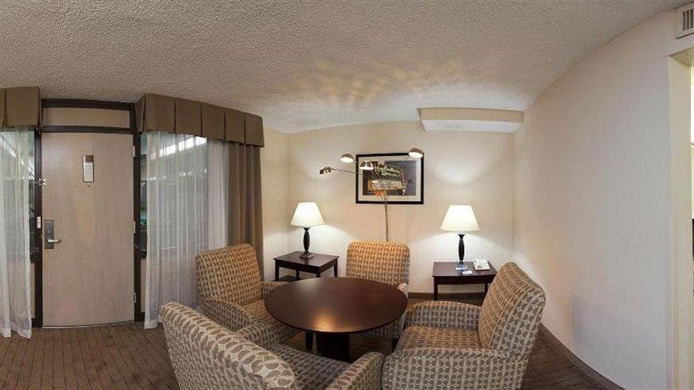Holiday Inn Express Little Rock-Airport By Ihg Exterior foto